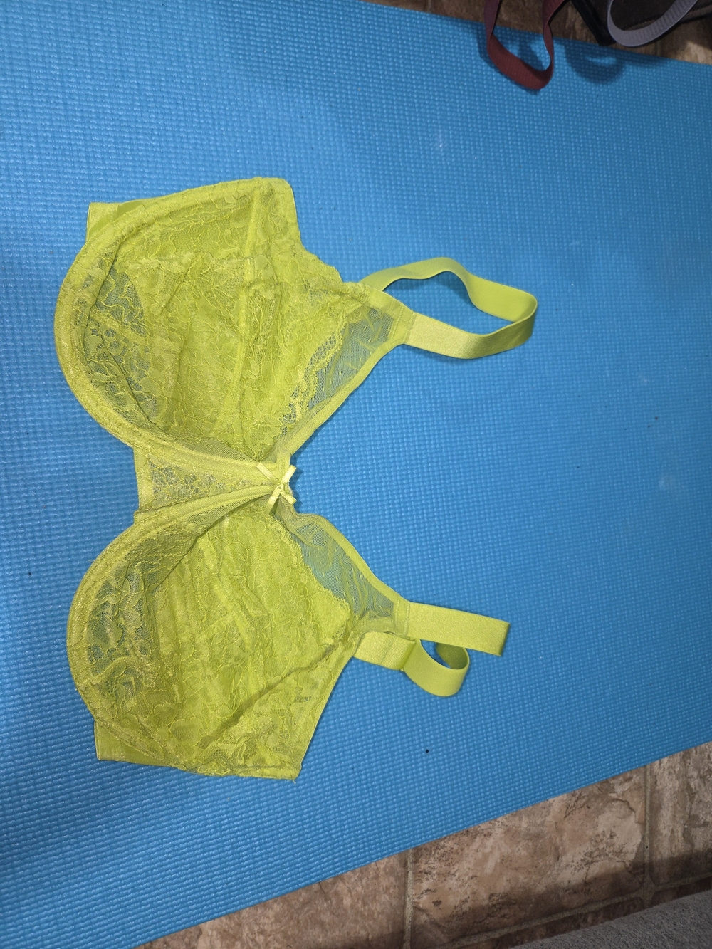 Lace Underwire Bra in Neon Yellow NWOT 36I HSIA